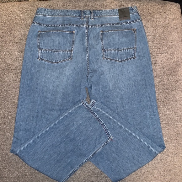 Tommy Bahama Jeans - Picture 2 of 10